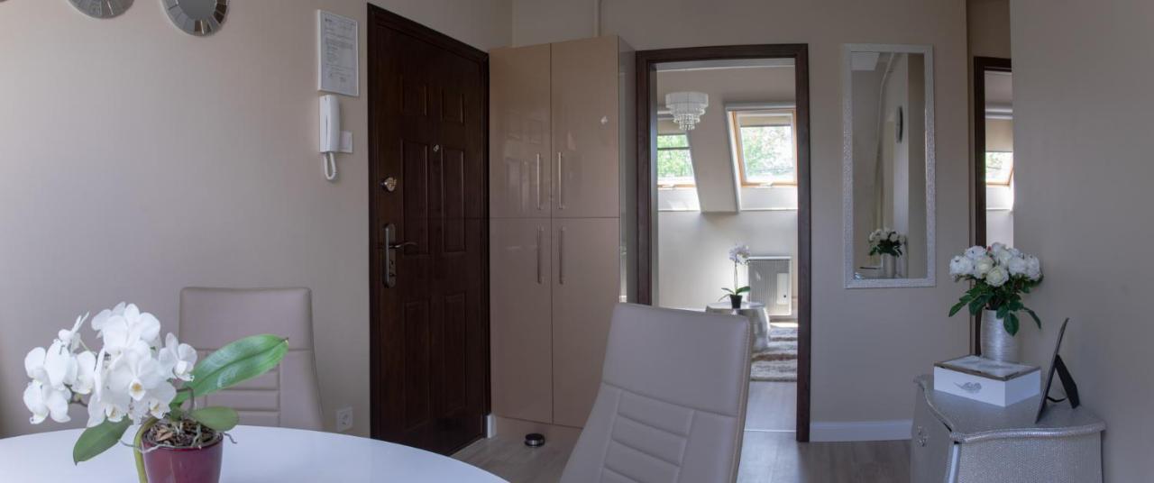 Glamour Apartman Apartment เอ็กเกอร์ ภายนอก รูปภาพ